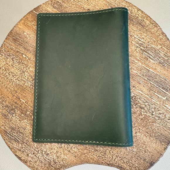 Genuine Leather Passport Holder DARK GREEN Passport Wallet NEW FAST SHIP - Picture 4 of 8